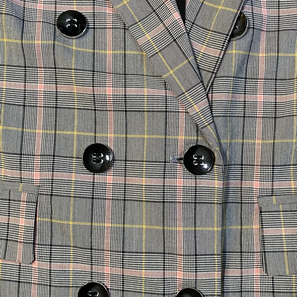 Blazer - Picture 2 of 4